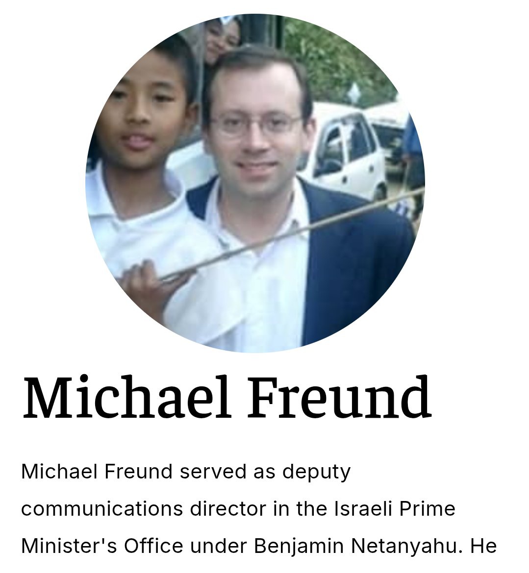 SarcasticCupcak's tweet image. Look a little closer. It&apos;s a former aide to Netanyahu.