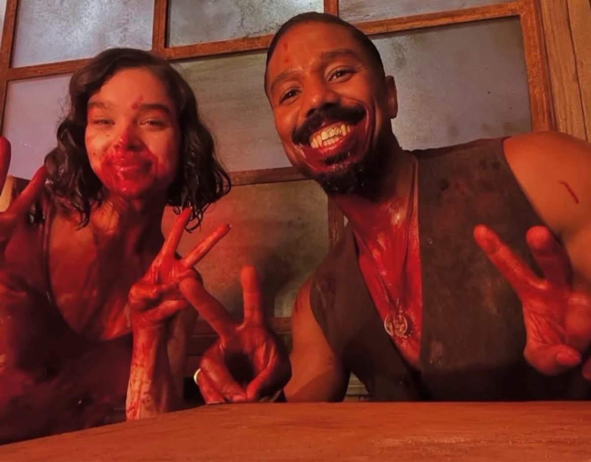 HadesGum's tweet image. When she on her monthly but ya’ll both don’t care about no red lights. 🙂‍↔️