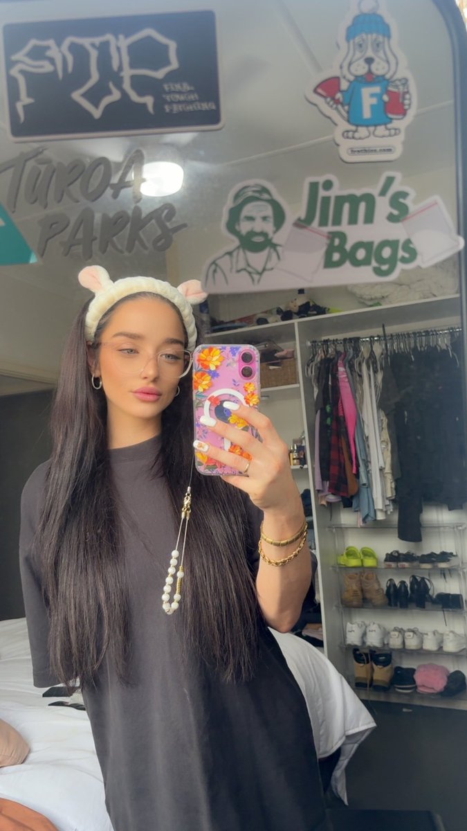 tessandra97's tweet photo. Gm babies 🤍🖤 https://t.co/ew11Lqupsd