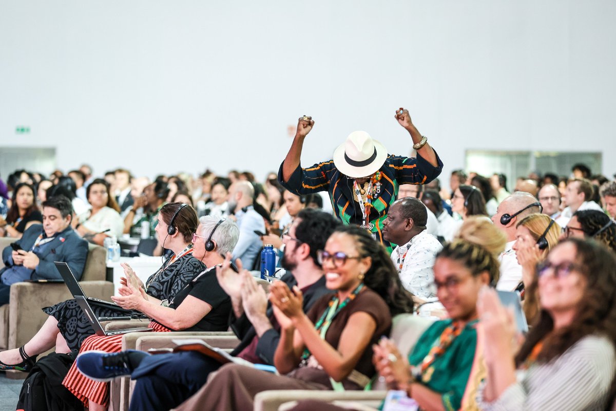 IISD_ENB's tweet image. Delegates are leaving Belém with mixed feelings, but participants applauded the adoption of the new gender action plan as well as the decision to develop a #JustTransition mechanism

#COP30 #gender #climate