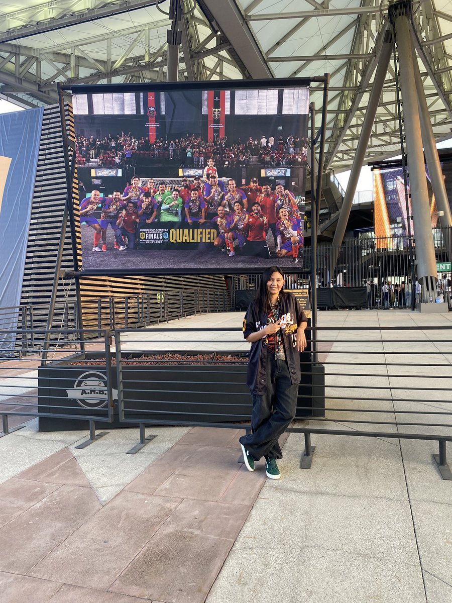 BereRandom's tweet image. Es muy bonito ser parte del CALIGARISMO 🧸

Ya me puse triste, ya me enoje y volví a estar más triste. 

Fue increíble apoyar al PELUCHE CALIGARI 🧸 en esta etapa. 
Cada partido fue muy emocionante y verlos llegar a la final con el estadio lleno de sus colores fue lo mejor ❤️