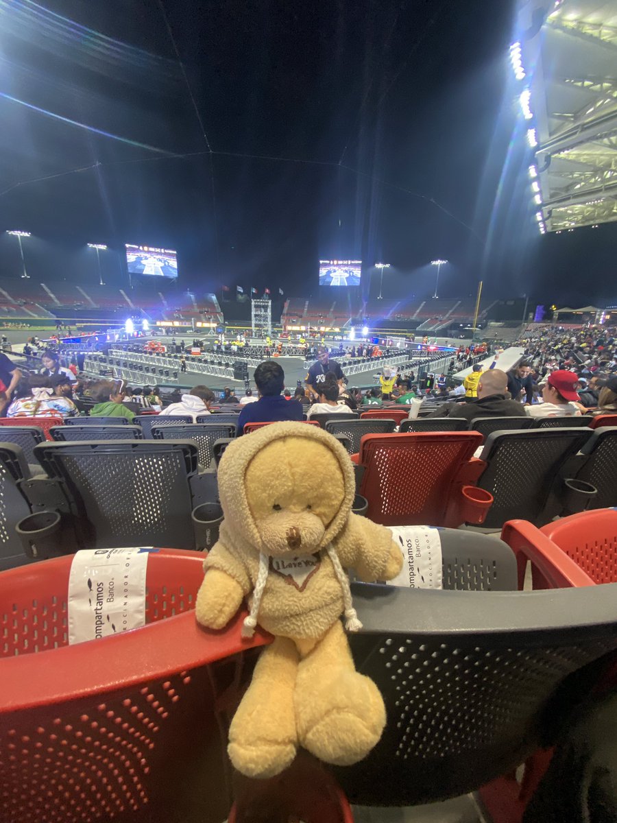 BereRandom's tweet image. Es muy bonito ser parte del CALIGARISMO 🧸

Ya me puse triste, ya me enoje y volví a estar más triste. 

Fue increíble apoyar al PELUCHE CALIGARI 🧸 en esta etapa. 
Cada partido fue muy emocionante y verlos llegar a la final con el estadio lleno de sus colores fue lo mejor ❤️