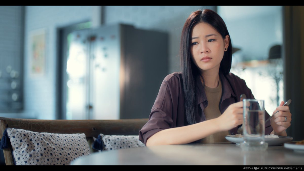 4elementsGL's tweet image. อรุณสวัสดิ์ยามเช้าค่ะทุกคนนนน~ 🌤️🔥

ดูสภาพ Q23 เช้านี้สิคะ… ทานข้าวคนเดียวหน้าเหงาเป็นลูกแมวโดนทิ้ง 😭🍚

ก็ภรรยาคนสวยหายไปนี่คะ!!!
นี่มันอาการ “เมียไม่อยู่ ผัวอยู่ไม่ได้!” ชัด ๆ 🤣💘

ทำเป็นกินข้าวค่ะ แต่หน้าคิดถึงภรรยาคนสวยจนจะเอาช้อนตักข้าวผิดจานอยู่แล้วววว

โอ๊ยยยยย……