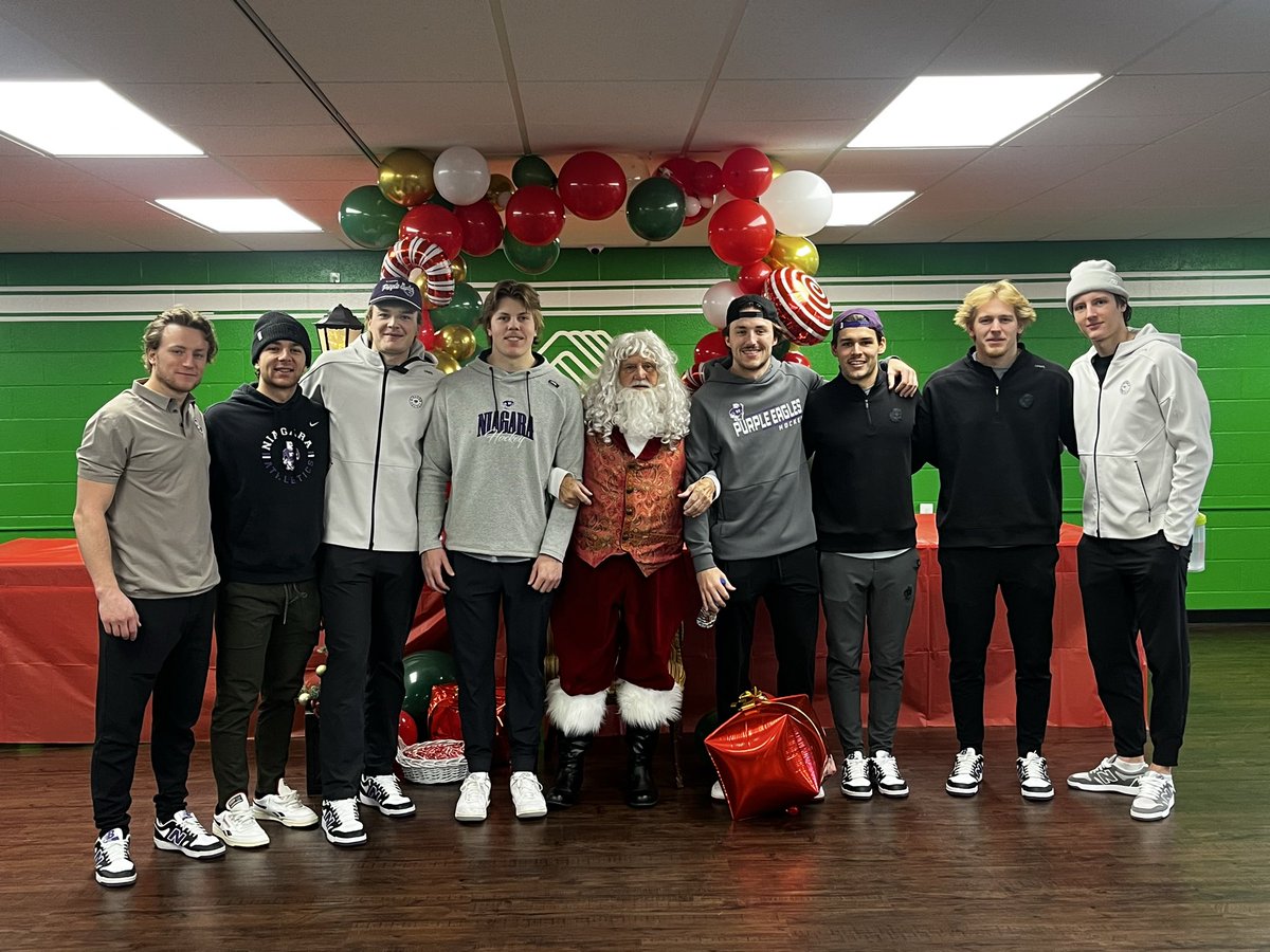 NiagaraMHKY's tweet image. What an incredible day! 💜 Today our Purple Eagles hit the ice with NJPE Mite &amp;amp; Instructional skaters and served breakfast at the Boys &amp;amp; Girls Club of Niagara Falls’ Breakfast with Santa. #Uncommon