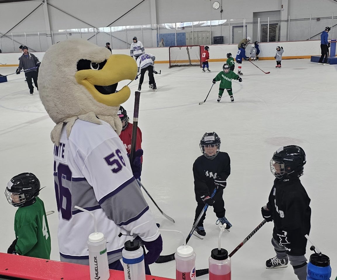 NiagaraMHKY's tweet image. What an incredible day! 💜 Today our Purple Eagles hit the ice with NJPE Mite &amp;amp; Instructional skaters and served breakfast at the Boys &amp;amp; Girls Club of Niagara Falls’ Breakfast with Santa. #Uncommon