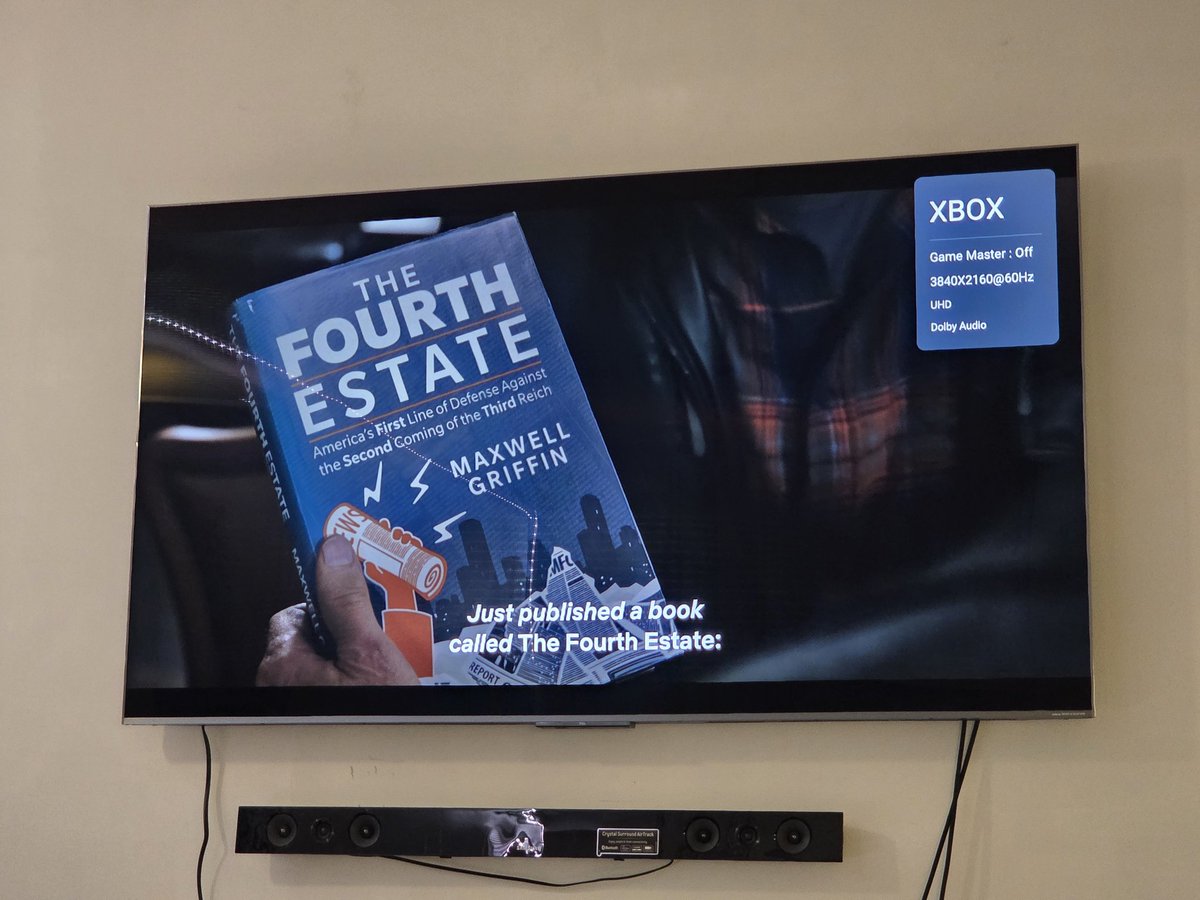 The random details on Michael Schur's show's are always A+ flawless
#ManOnTheInside