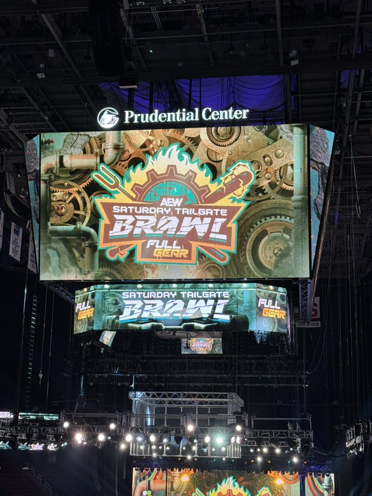 Bashworld2K's tweet image. Yeaaah we the house for @AEW full gear baby it’s time to hurt people tonight 

#fullgear #aew