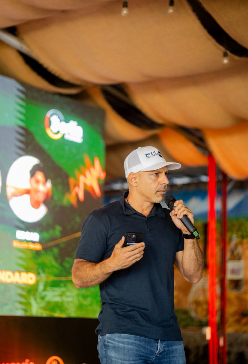 sovmindset's tweet image. Today was awesome. I had the honor of emceeing the @EconomiaBtc conference in Berlín, El Salvador. Great vibes throughout the town. Bravo to the team behind it. The work happening here is inspiring. 🙌🏼