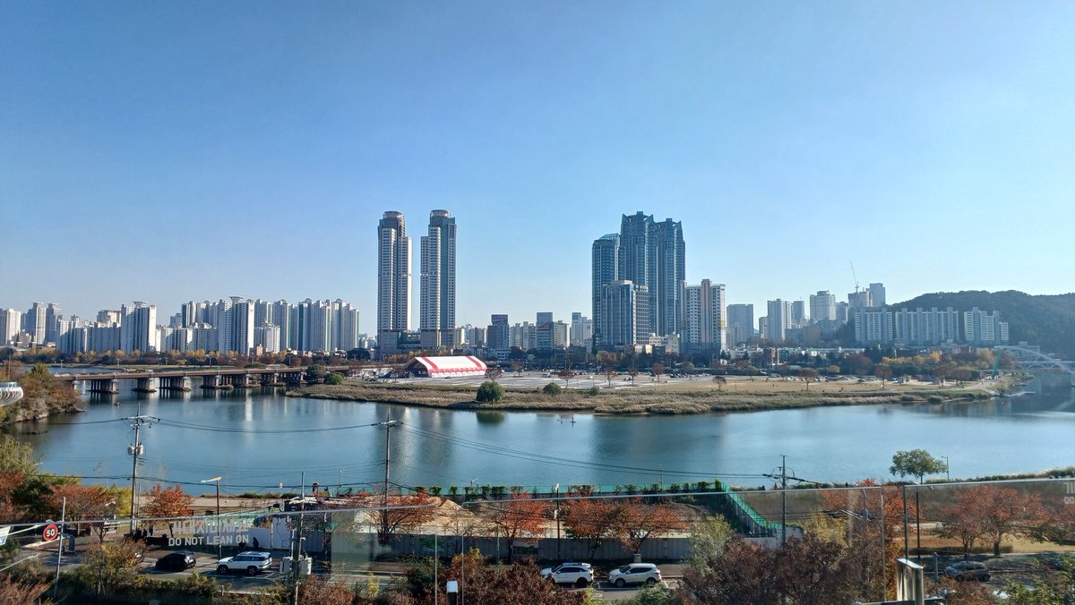 guug9_'s tweet photo. 작품 물고기의 나라 작업했어요 ㅎㅎ
2~3개월간 열심히 그렸습니다
~12.22 까지  전시합니다 !! https://t.co/bkc6aB1OtD