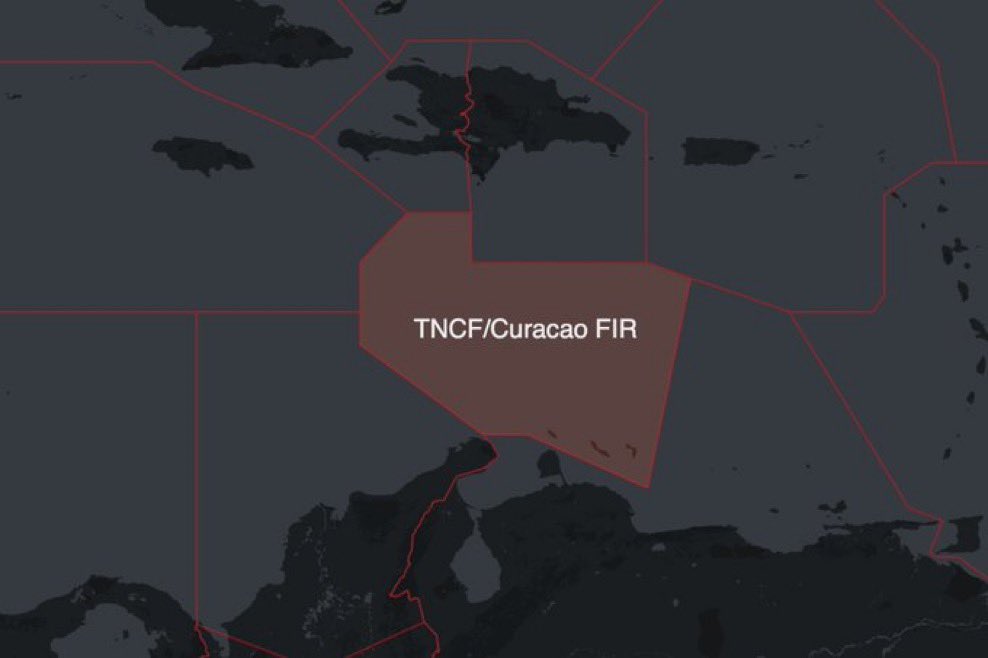 🚨#URGENTE‼️Se acaba de emitir un Nuevo “NOTAM en efecto sobre la Región de Información de Vuelo (FIR) de Curazao, cerca de Venezuela." 🇻🇪🇺🇸 Se suma al de San Juan, Puerto Rico y al FIR de Maiquetia en Venezuela. EEUU busca tener despejado el espacio aéreo para su operación. 🔥