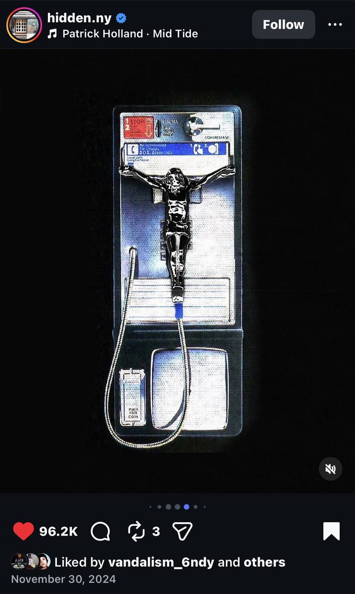 INEVERSlN's tweet image. Hidden.ny stole my design and posted to profit without a tag or even a dm!