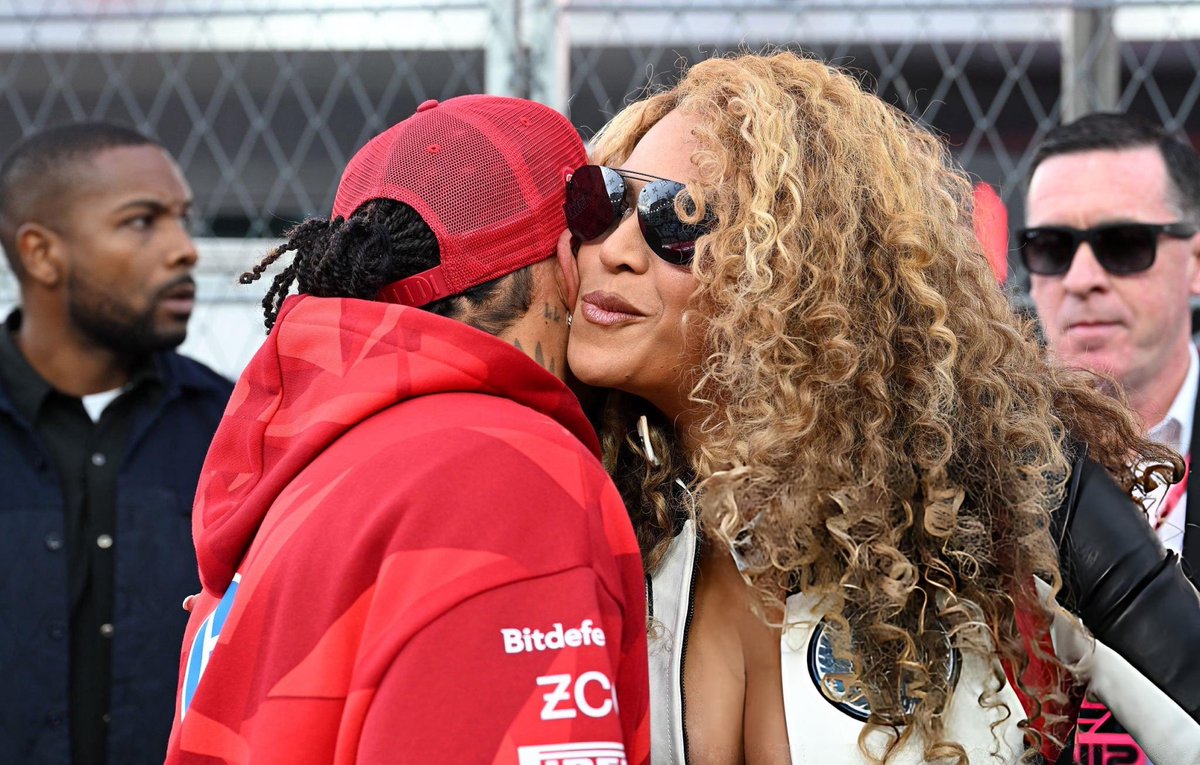 LH44_Lisa's tweet photo. People moaning about P20 with Beyonce present ~ it's not how you start but how you finish!
๐ค๐พ no rain with the low d/f wing ~ #LETSGOLEWIS ๐๐พโค๏ธ๐๐พ
๐๐๐๐๐๐๐๐๐ #LasVegasGP https://t.co/thC7FfTxbE