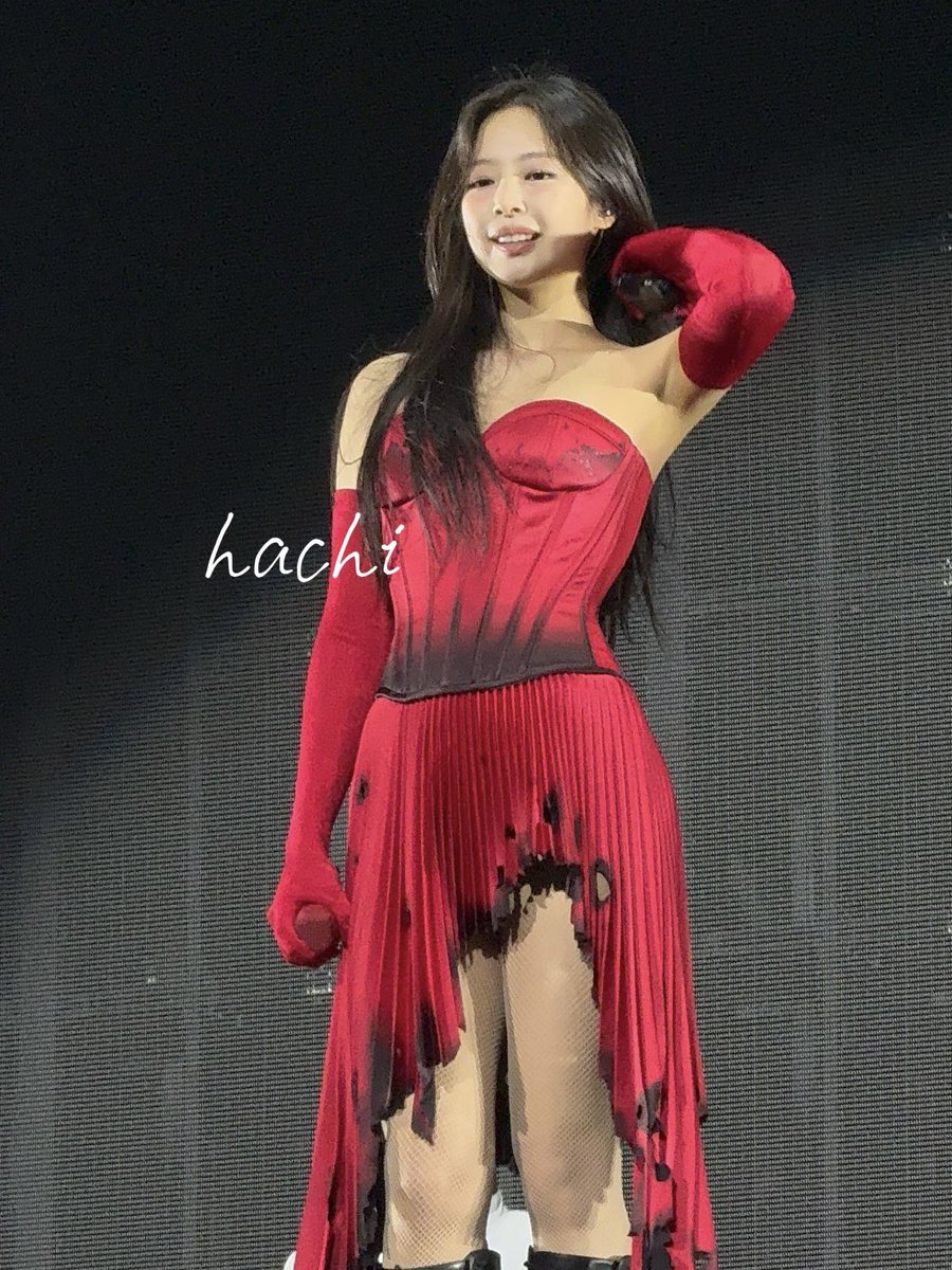 Asaruka_2j's tweet image. BP WORLD TOUR 
DAY-23 : BULACAN D1 

JENNIE 🔥 Mighty red
ROSÉ 🌹Get well soon 

#DEADLINE_IN_BULACAN
#DEADLINE_IN_BULACANDay1