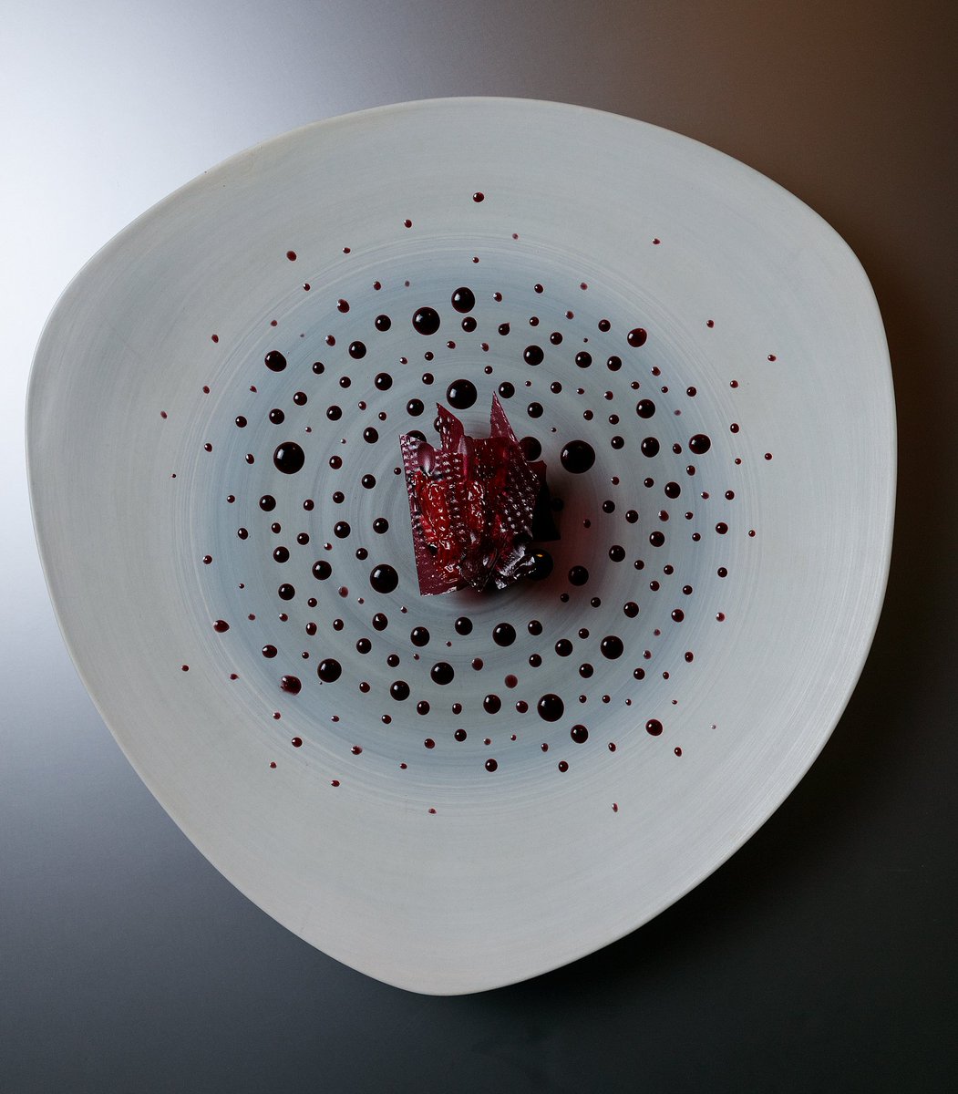 IngridKellaghan's tweet image. Wow - Alinea lost a Michelin star. But here’s the thing: even legends like Chef Grant Achatz @GAchatz face setbacks, and sometimes that’s exactly where the next era of culinary greatness begins.
#Alinea #GrantAchatz #MichelinGuide #CulinaryArts #FineDining #ChicagoEats…