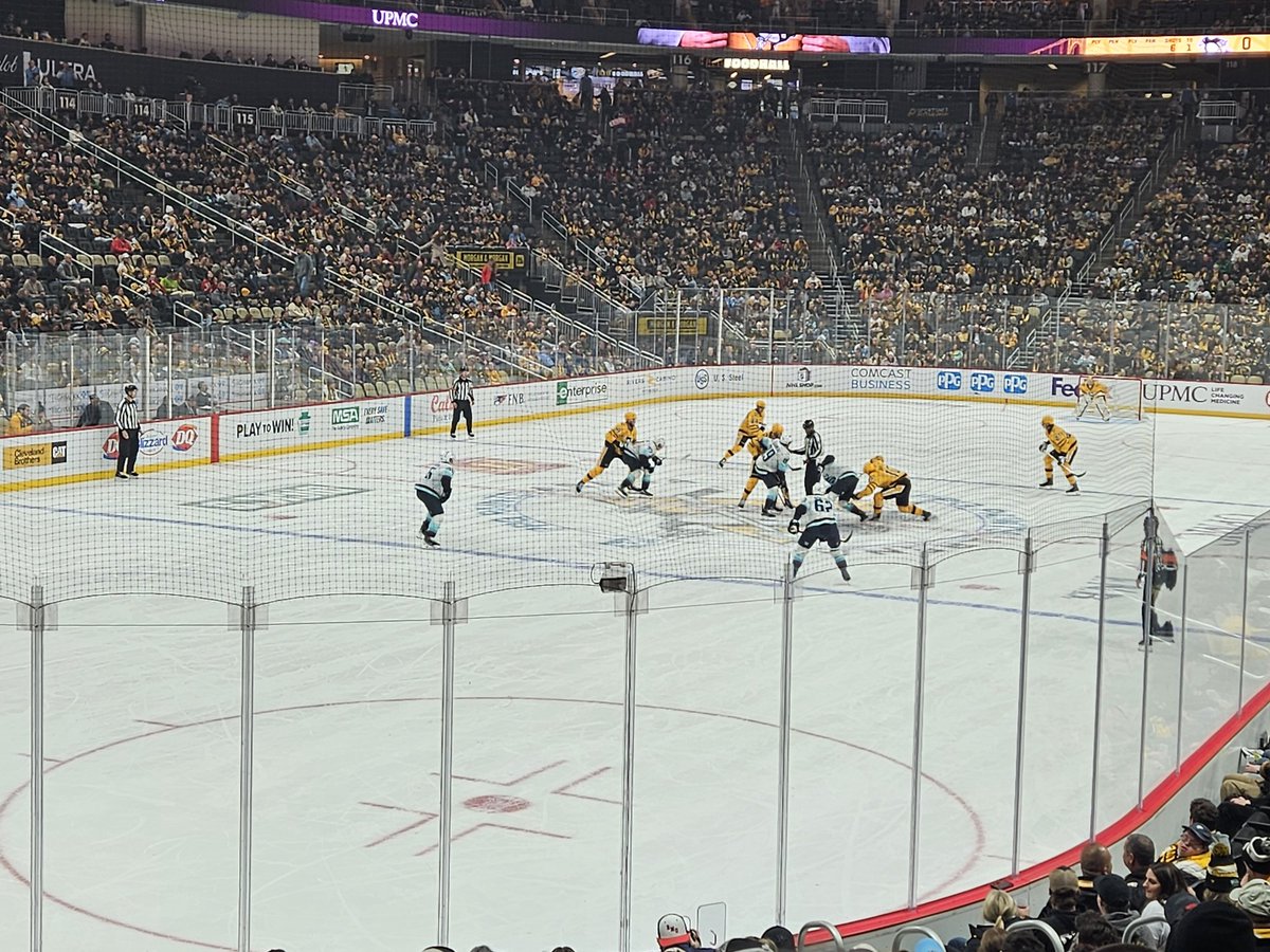 Gibvoice's tweet image. Back at PPG Paints Area for more #Penguins hockey!! #LetsGoPens