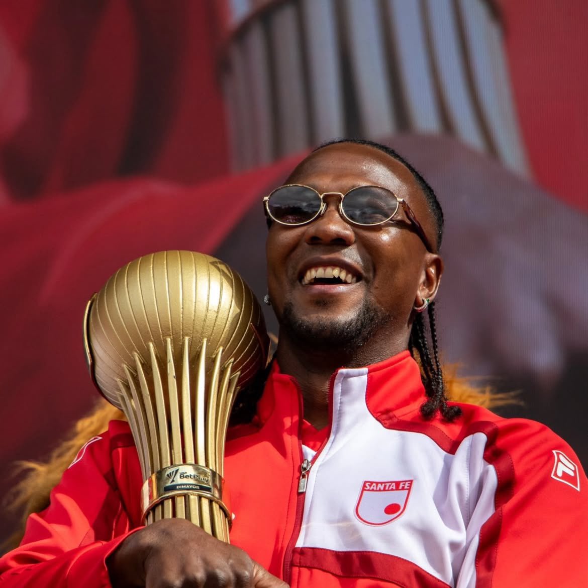 nah es imposible, yo sé que no, pero

Y SI SI?