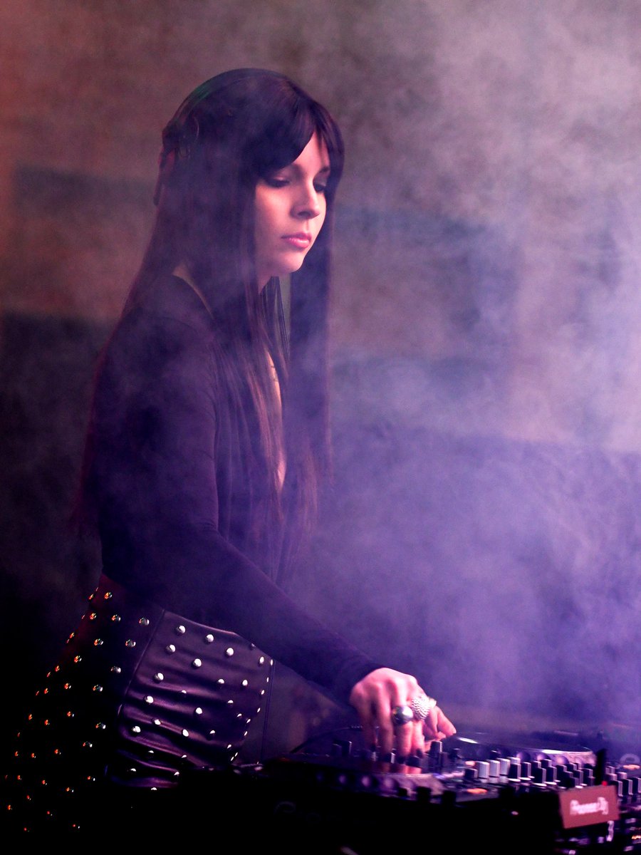 idartes's tweet image. 🔥El #TortazoElectrónico se tomó el mirador artístico de la ciudad y lo convirtió en un punto de encuentro en el que la electrónica bogotana se vive a plena luz: abierta, colectiva y pulsante.

#RedDeEscenariosDeBogotá #AquíSíPasa #ESEBogotá2025