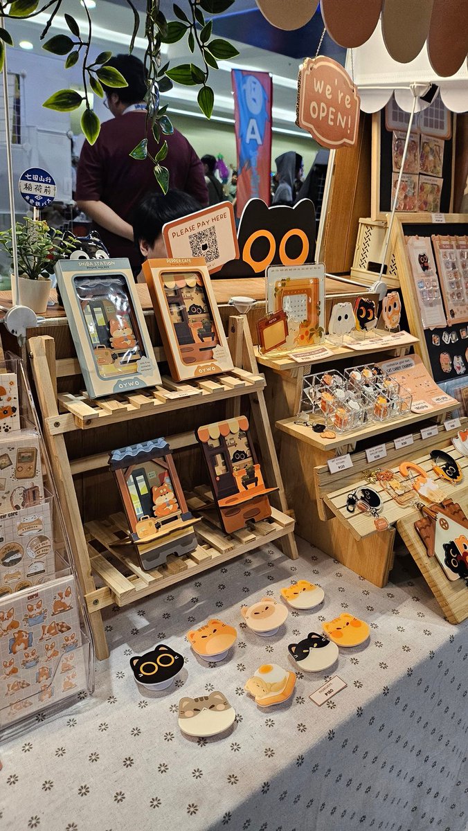 oywo @ stickercon 87 tweet media