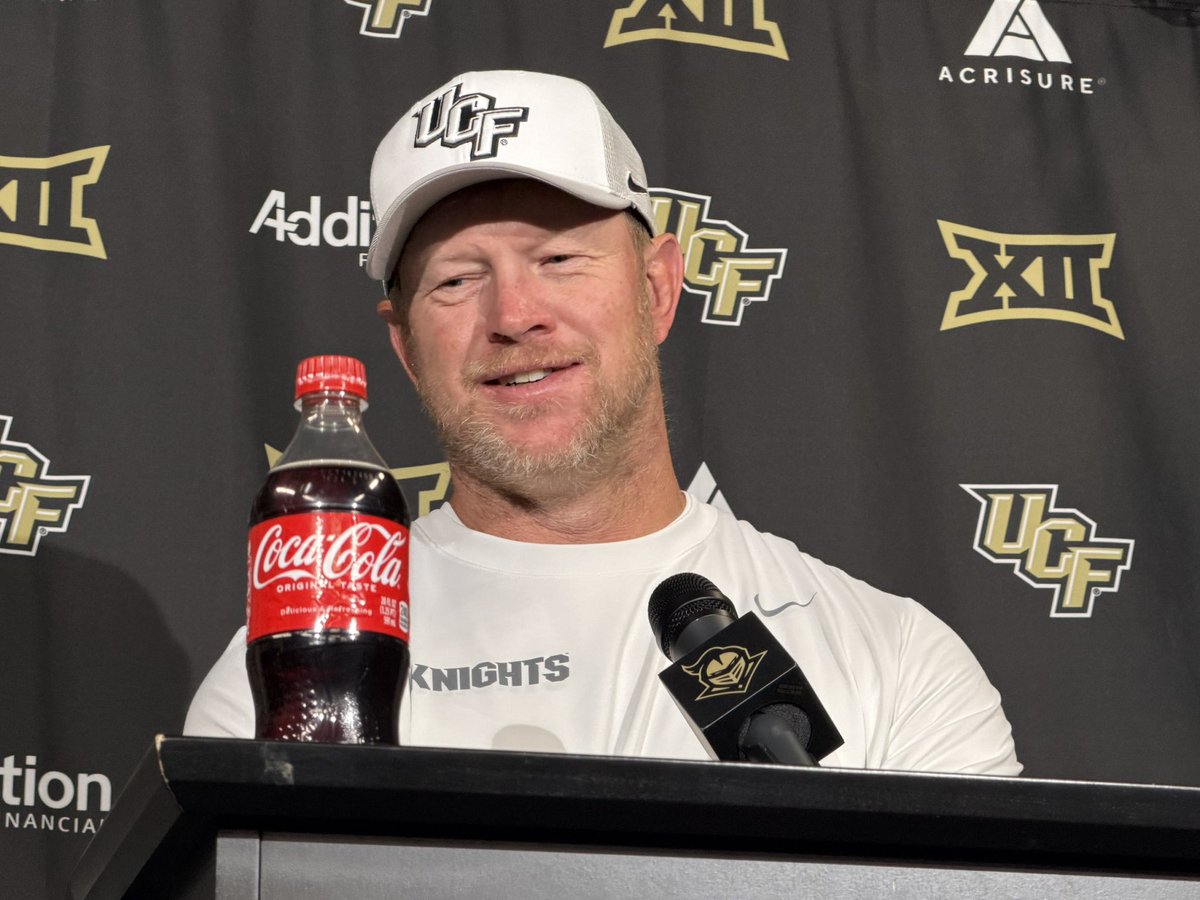 osmattmurschel's tweet image. #UCF HC Scott Frost said seniors Paul Rubelt and Myles Montgomery were vocal on the sidelines throughout the game and the Knights needed it.