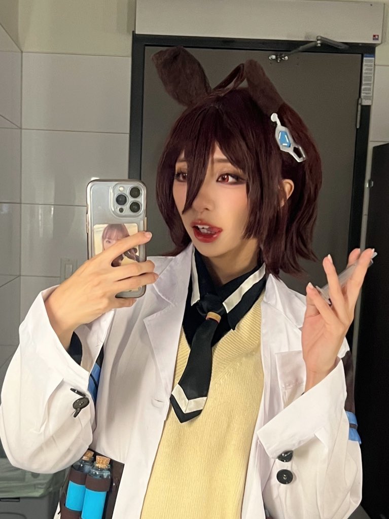cospinacolada's tweet photo. cosplay                 vs              daily https://t.co/YLa7G7nRk6