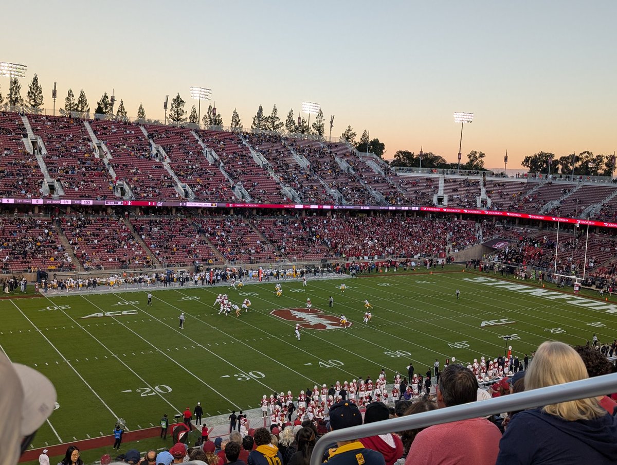 calderon11's tweet image. How were tickets $150+ .  . Its empty