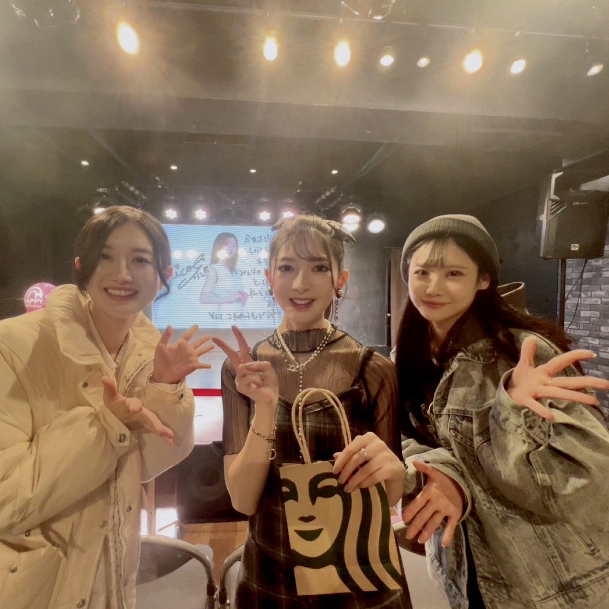 m_marina729's tweet image. 昨日は 舞台「 #夜逃げ屋本舗 」で共演した りこちゃん( #菅原りこ ちゃん)のバースデーイベントへ、#よにステ の相方、うららちゃん( #橋本羽来 ちゃん)と共に行って来ました🎂💟

久々に2人との再会と、お祝いへ行けた嬉しさ🥹👏
あっという間だった😌🫶🏻

改めてりこちゃんお誕生日おめでとう🎁🎉