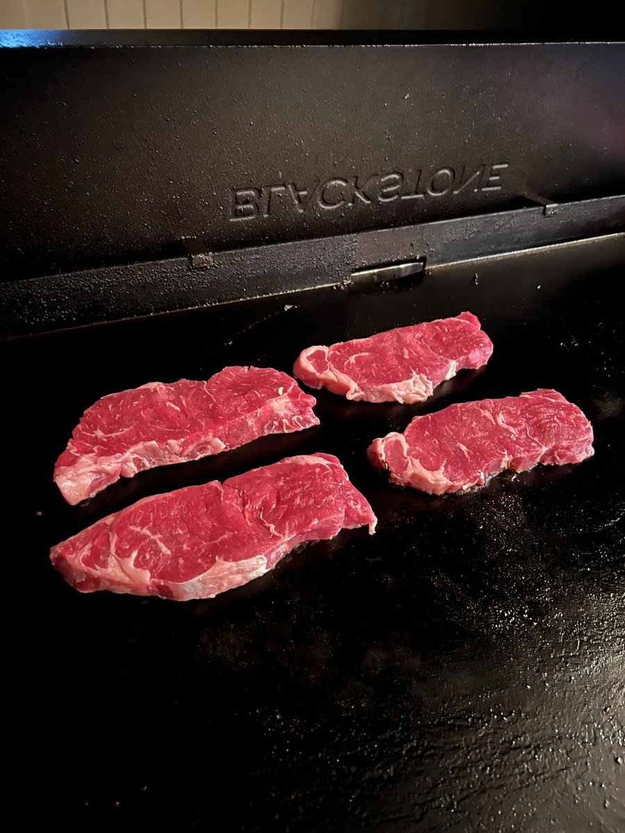 Renegadenole85's tweet image. Cleansing the TL with a Mike that’s actually cookin… 🔥🍢