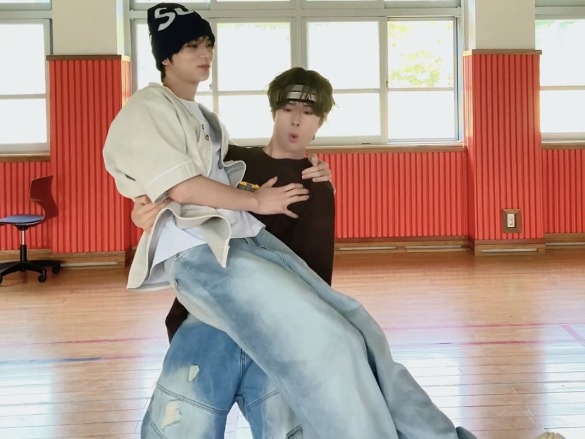 이투.. tweet media