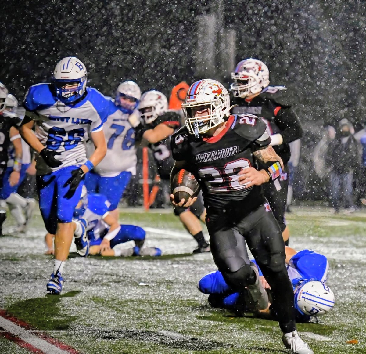 bonescl28's tweet photo. “Blessed with a good year. Hungry for a better one. Time to grind — got a lot to prove in 2026.
#kyheadhunter
#bothsides
#stongside
#Cardinals https://t.co/41U41ptqJm