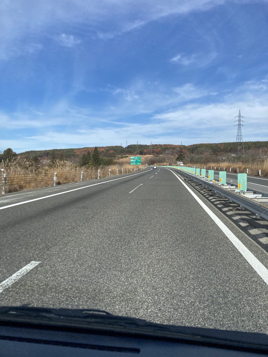 久しぶりの投稿です。
ちゃんと生きてます^ ^
仕事もしてます。
本日はカスタムでお預かりしに長野県の諏訪湖近くに向かってます。
夕方までには戻る予定です。