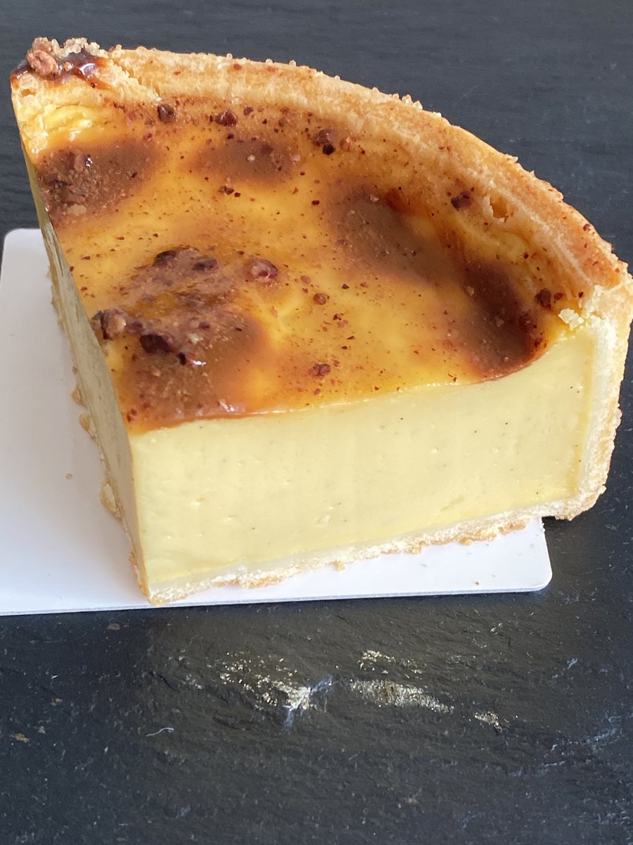 gateaux_notes's tweet image. フランナチュール カカオ
#labasechelui
伊勢丹新宿に出店中のシェリュイさん。
チョコでなくカカオの香りが凄いフラン。
この見た目でカカオを感じるから驚く。
アパレイユねっとりぷりっとしたタイプ。