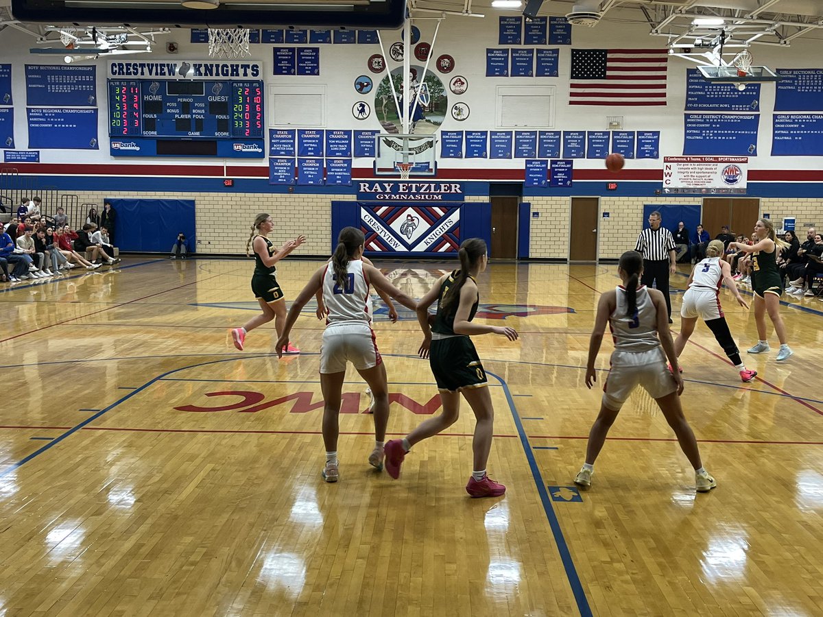 J_Lautzenheiser's tweet image. VGBK Final from Convoy: Lady Knights drop home opener to Ottoville, 32-30. #OHSAA #NWC #Knights  @CVKnightsSports