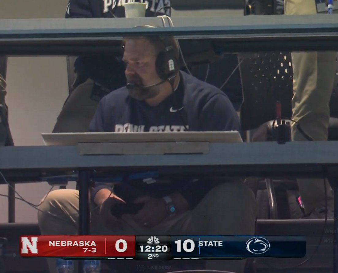 Bro is literally playing NCAA 26 on our asses 

<a href="/nocontextcfb/">no context college football</a>