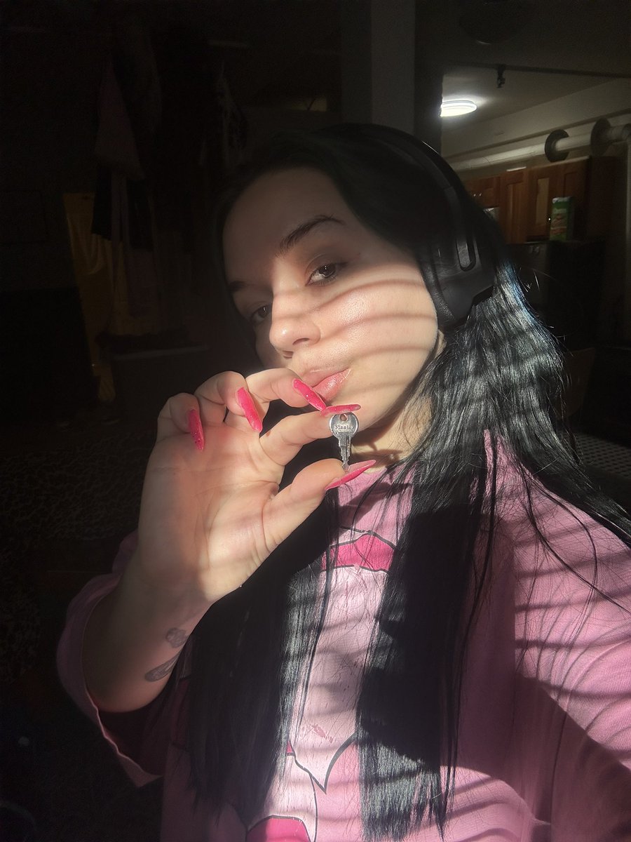 Yesterday a good little pet started his chastity journey with me. He deserves to be locked, as he is a squirming pathetic worm who doesn’t deserve pleasure, I also took his money. What a pleasant day being evil! ✨