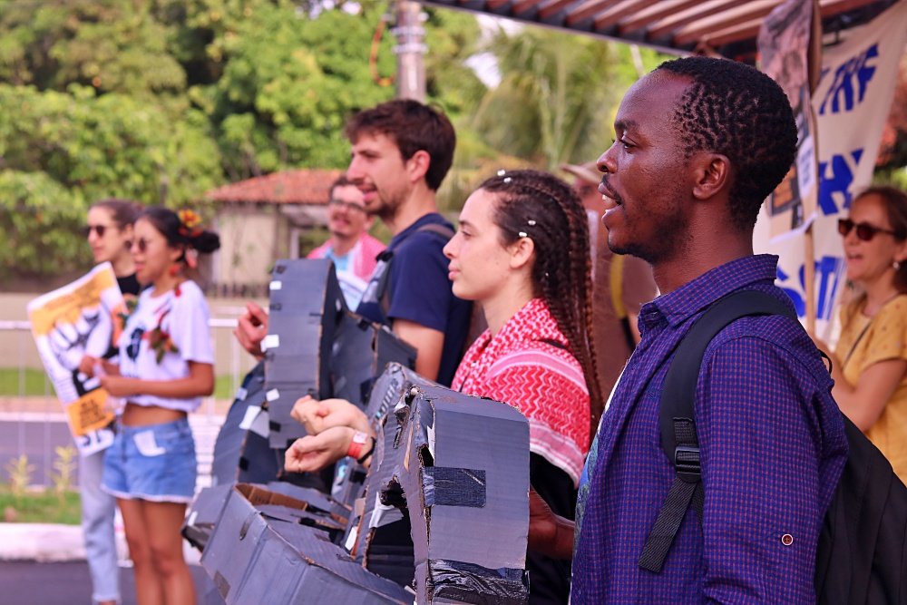 El movimiento Deuda por Clima exige una verdadera Justicia de la Deuda y expone el lenguaje prohibido en los espacios climáticos de la ONU

Ver: radiotemblor.org/el-movimiento-…

Comparte y apoya a los medios independientes y nuestra cobertura: <a href="/RadioTemblor/">Radio Temblor Internacional</a> 🇧🇷

#Noticias #Nacionales
