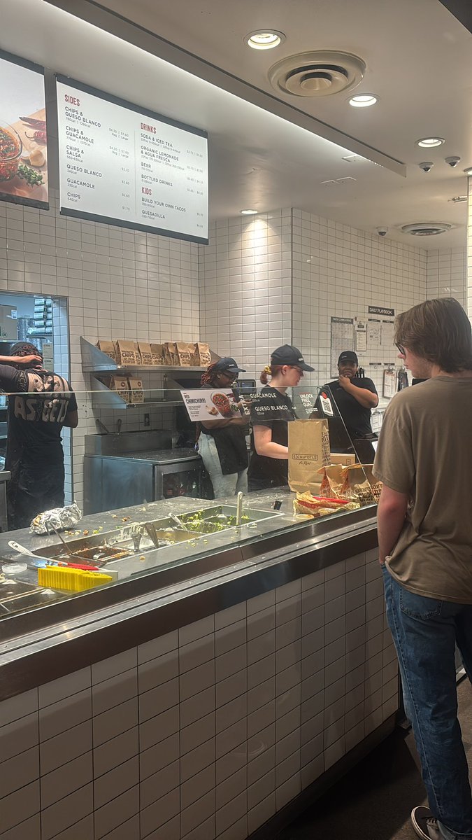 Assassin_Nole's tweet image. Everyone on their phone. Fuck Chipotle. Fuck Norvell