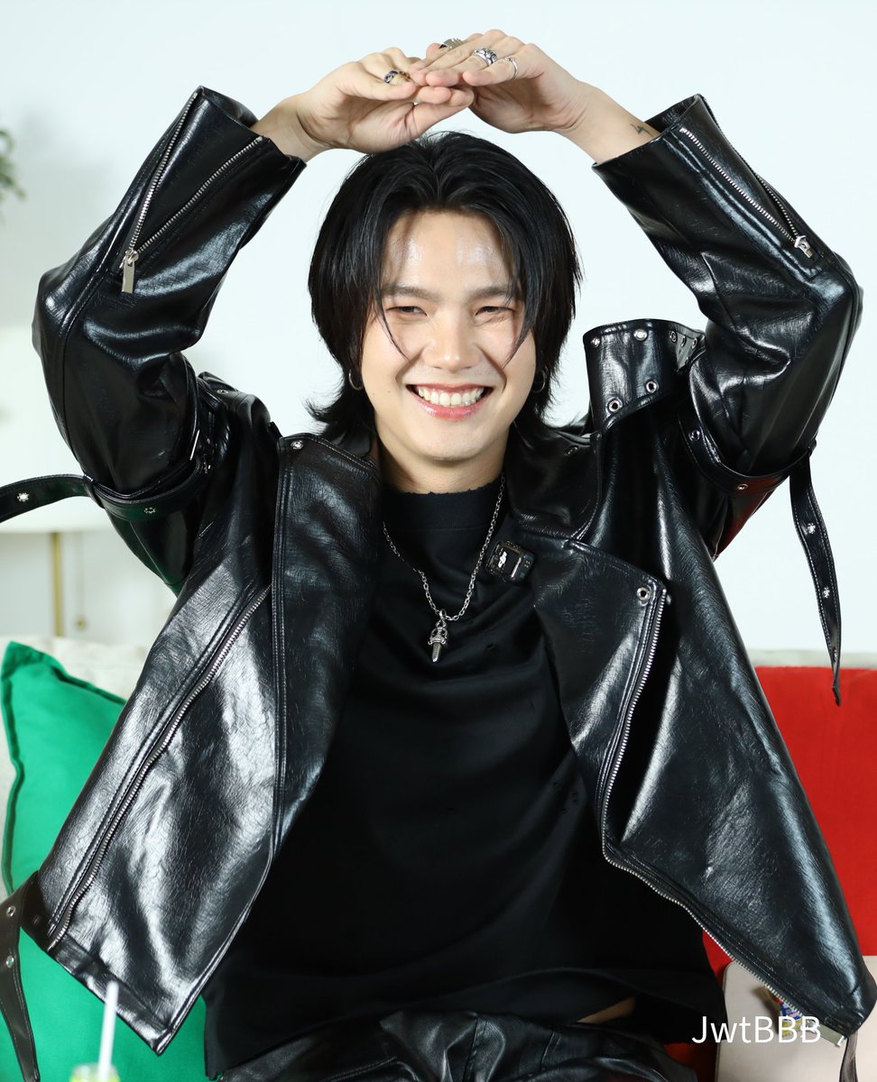 JwtBBB's tweet image. โพสต์ท่าวนไปค่ะ 💙

BUILD WITH SECRET MISSION

#GOTOSANXBUILD