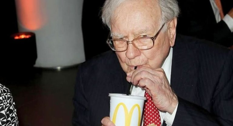 macropeen's tweet image. "The market is a device for transferring money from the impatient to the patient"

$HYPE