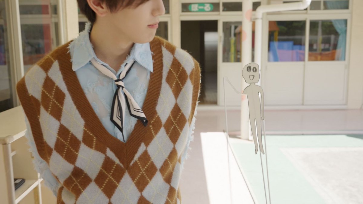 shima_official's tweet image. ゲストさん、カミイチと一緒にニコニコ歩いてます
一体なにをお話してるんでしょう？

#しまじろう
テレビ番組 #しまじろうのわお