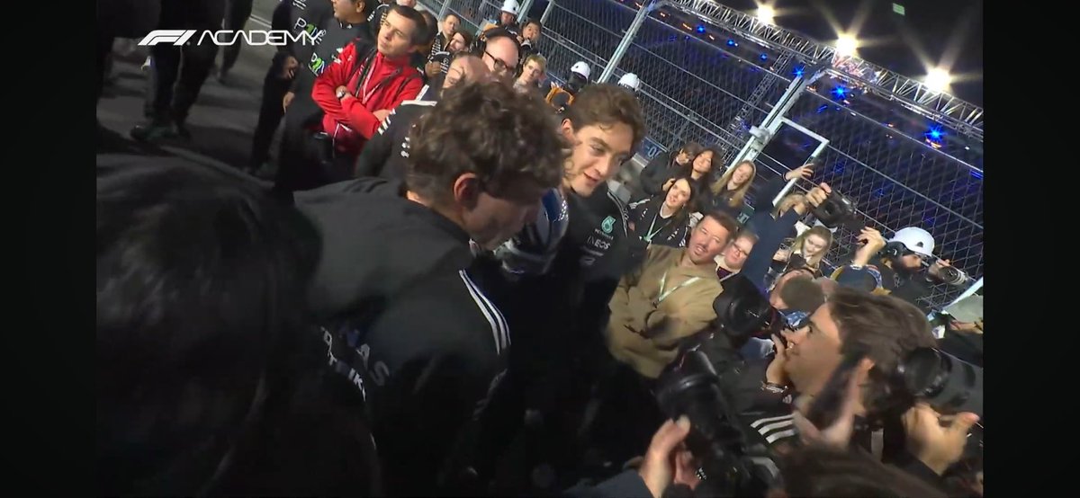 MERCEDES FAMILY LIVESSSSSS DORI BIG HUGS