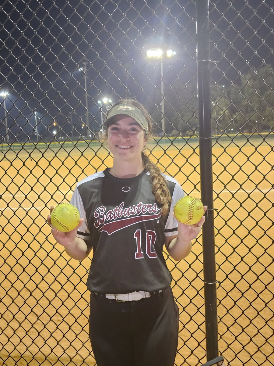 Batbusters2728's tweet photo. The girls were hitting the ball hard during the 1st 3 games of the @TCSFastpitch. Fall Showcase Carmela Bigio got things started Friday night with a 💣 to left. @hanna_goggan10 went back to back in game 1 today and @Addyp32 added another. @KLo2027 went back to back in game 2! https://t.co/dD3YAq7uNm