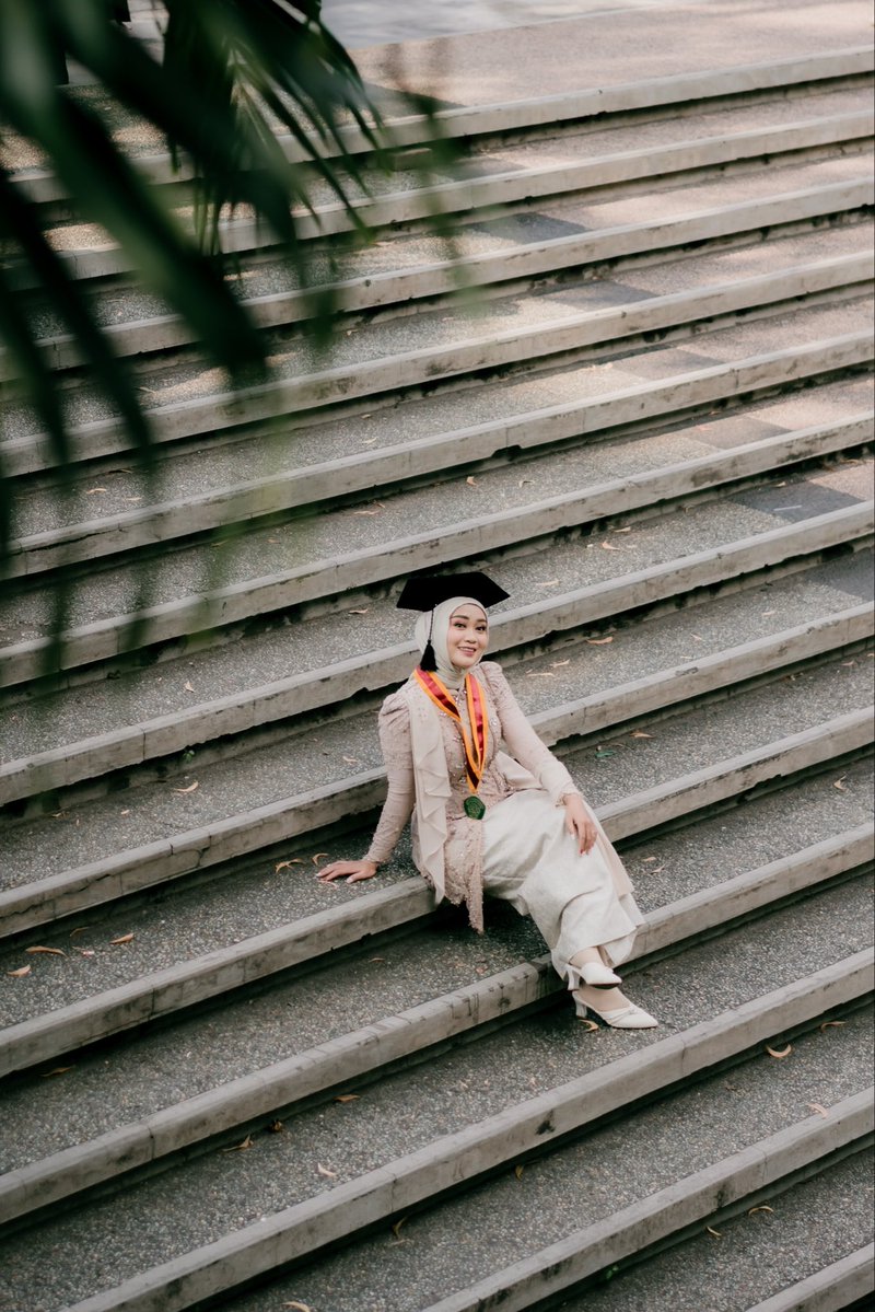 khoiirr_'s tweet image. versi ga megang pipi😋