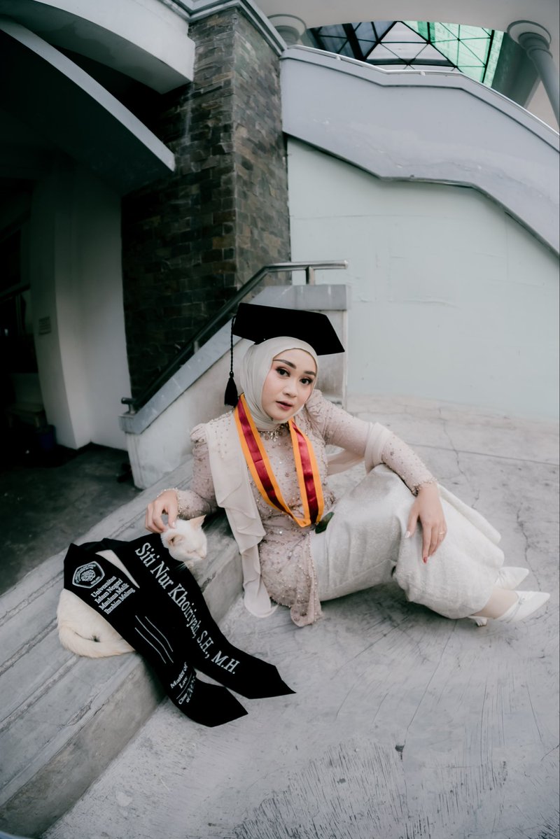 khoiirr_'s tweet image. versi ga megang pipi😋