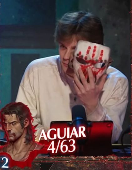 OrdemUpdates's tweet image. Aguiar mostra sua máscara para Pomba, colocando perto de seu rosto.

"O medo que os Vampiros te deram, eu vou fazer eles sentirem de mim"

#OrdemParanormal #HEXATOMBE