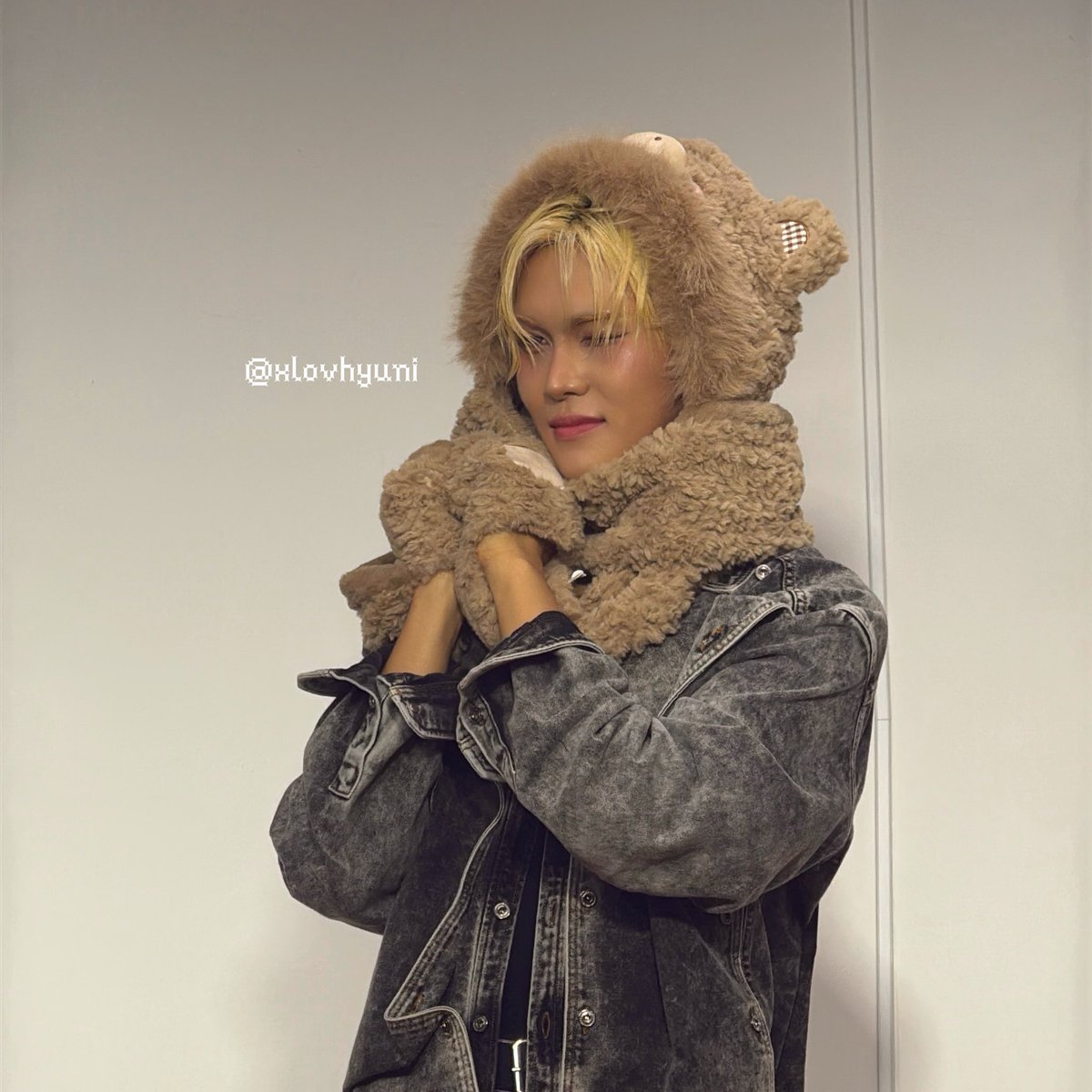 xlovhyuni's tweet image. 251122 점프업 팬싸 

hyunibear 🧸🤎

#현 #엑스러브 #hyun #xlov