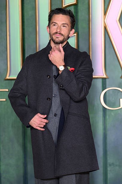 Jonathan Bailey Hourly (@jbaileyhourly) on Twitter photo 