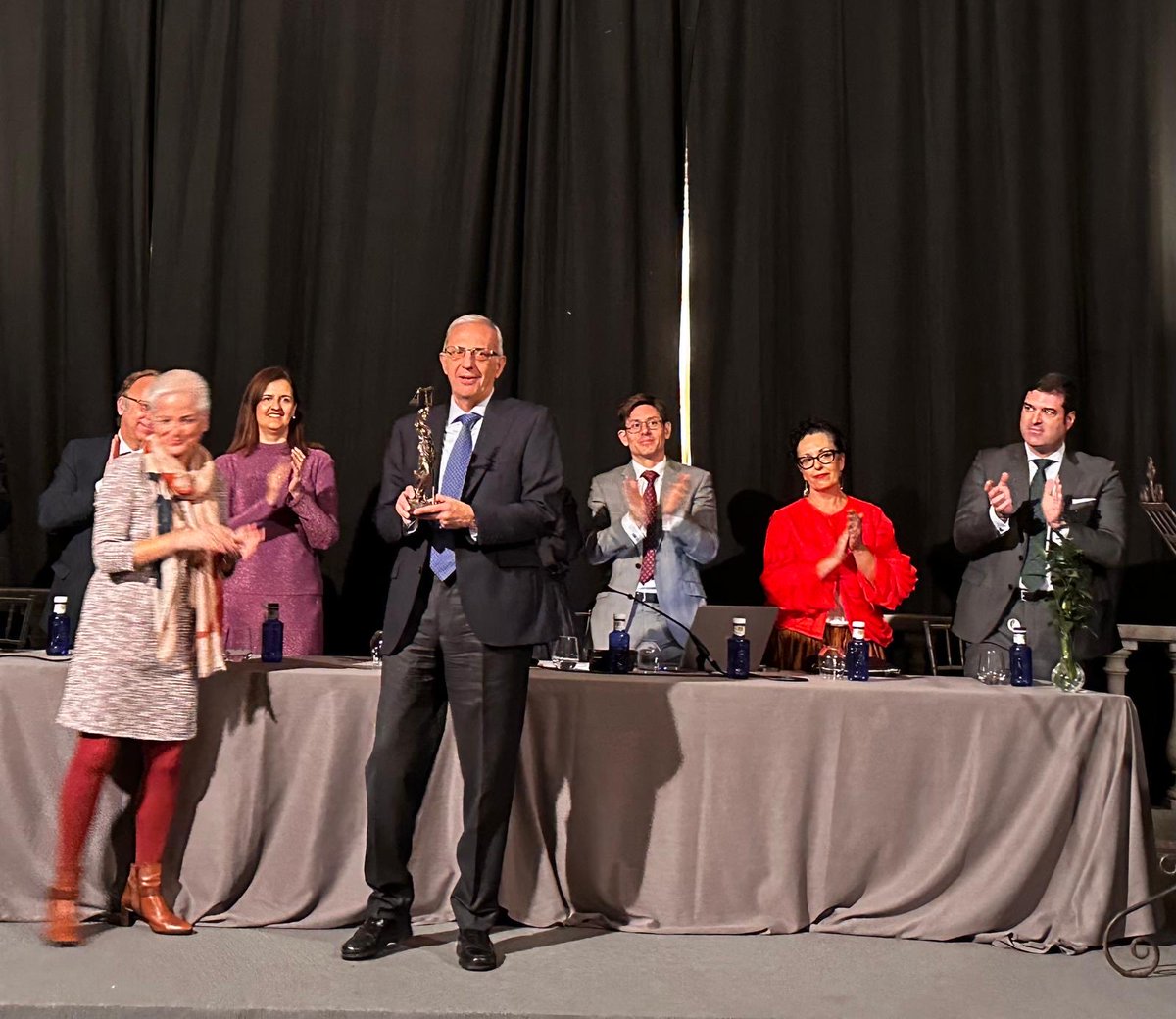 asociación fiscales tweet media