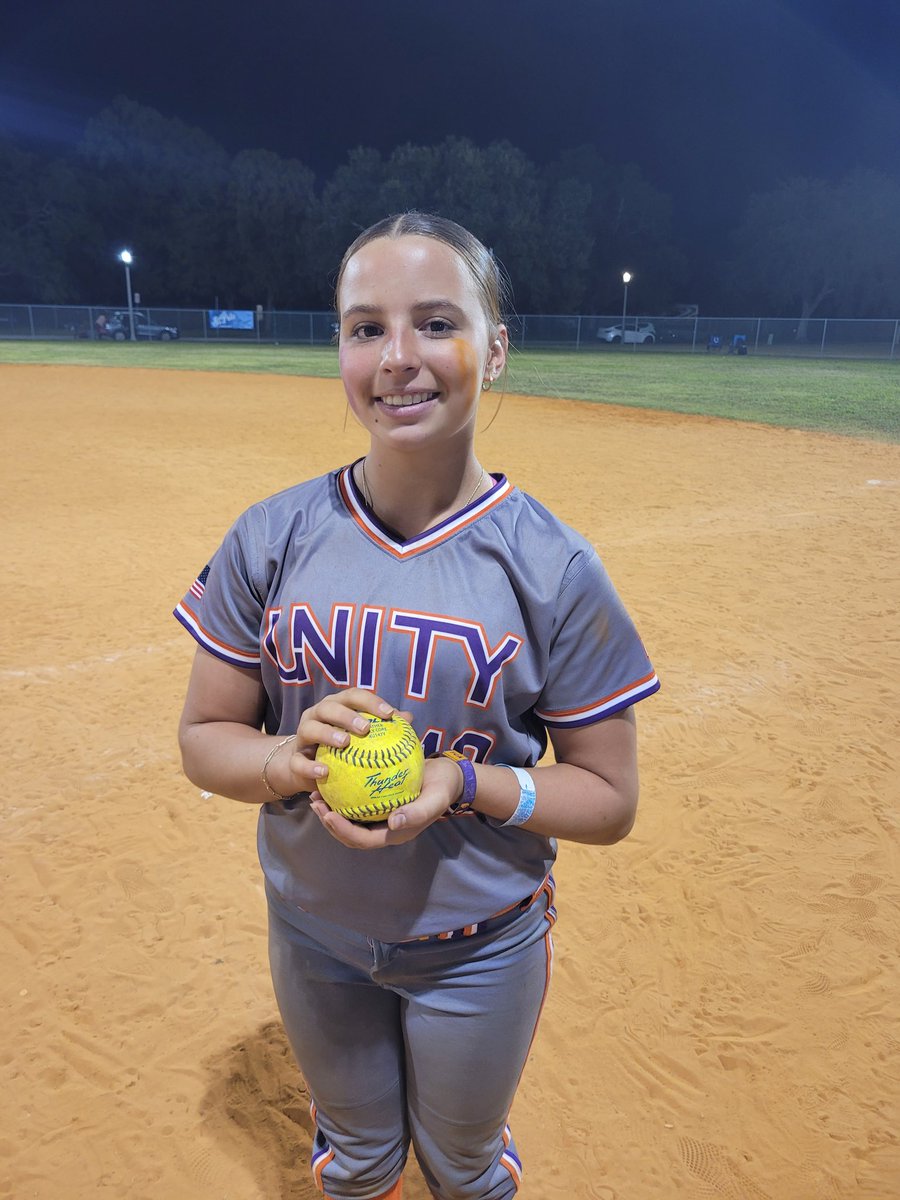 unitywatkins14u's tweet image. 💣🥎 Bomb Alert! 💣🥎

Big shoutout to our #10, Ava Eggers, for crushing one over the fence today! 🔥💪🏽

Keep swinging big, Ava — we love to see it! 💜🧡

#UnityWatkins #BuiltDifferent #BombSquad #DingerAlert #OTF @VAUnitySB