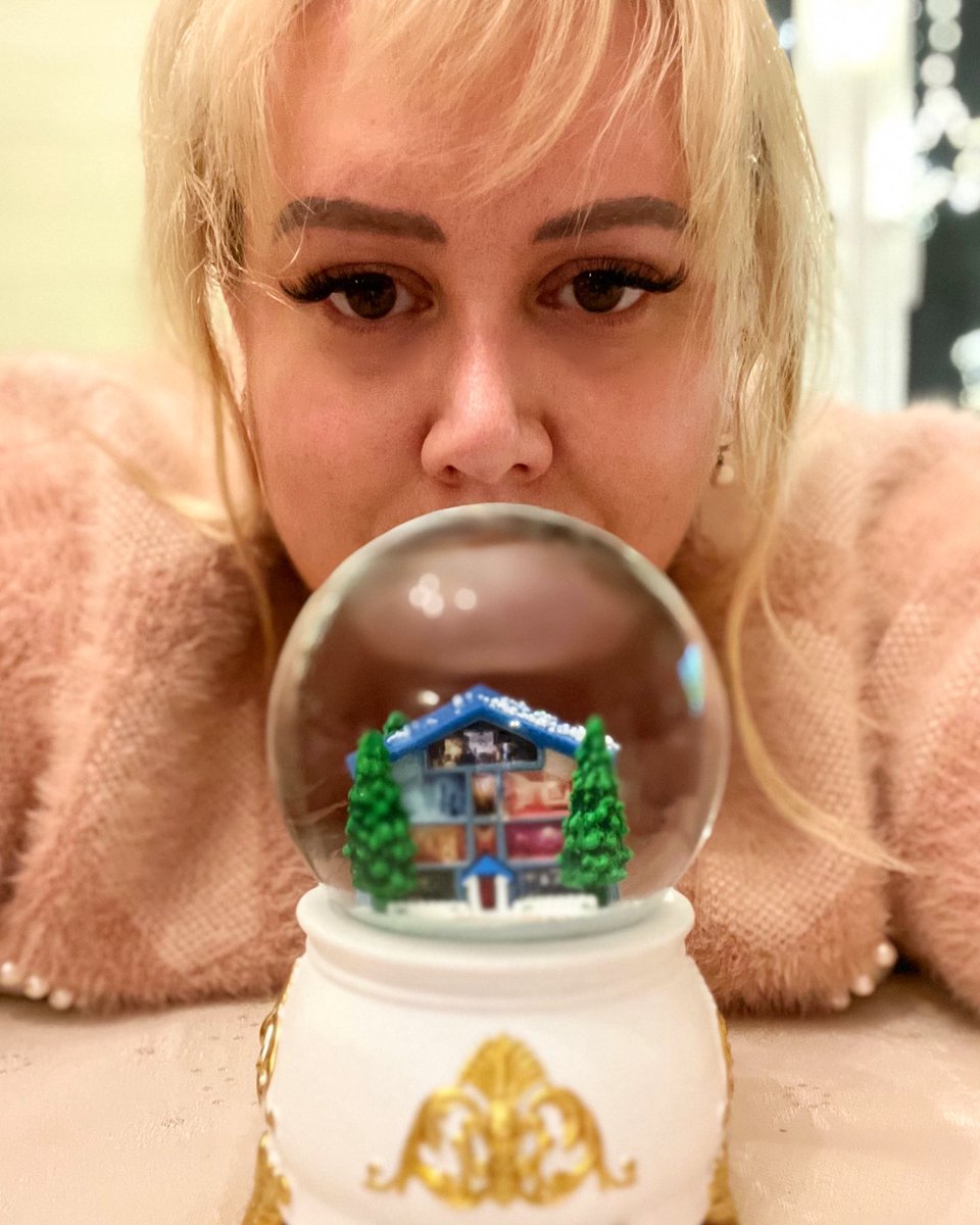 LadyNajaGirl's tweet image. It’s nearly that time of year again 💁🏼‍♀️✨ #Swiftmas