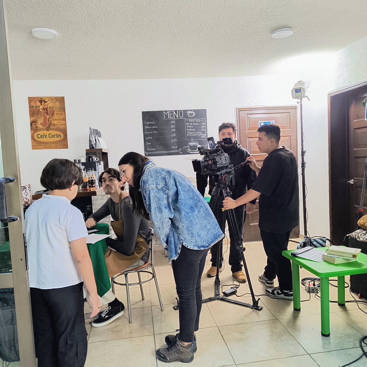 fixedw's tweet image. Primer día del segundo cortometraje del diplomado.